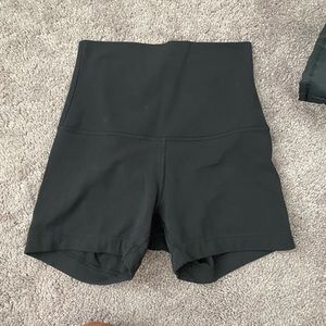 lulu high rise biker short